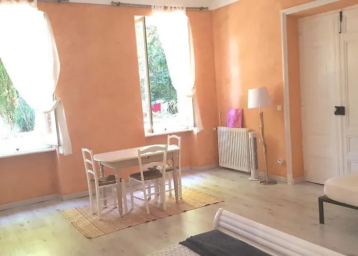 Ongi Etorri Bed & Breakfast *